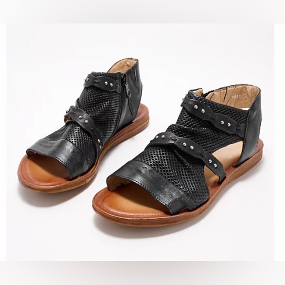 MIZ MOOZ New York Black Leather Sandals (NIB)